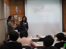 Ms Anita Lai and Ms Lana Wong of Hong Kong Disneyland Resort are answering enquiries from the participants.